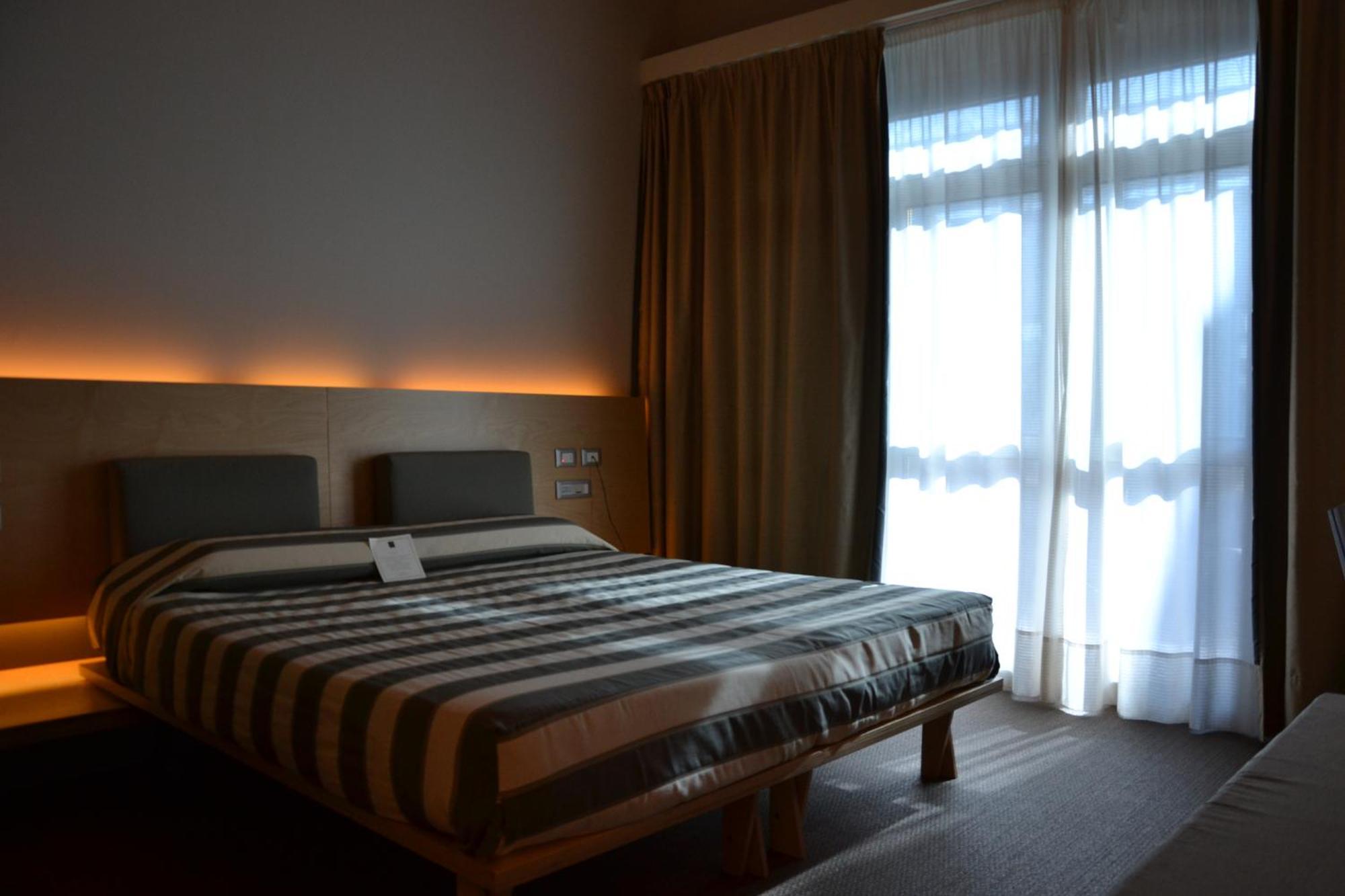 Terme Beach Resort Punta Marina Exterior foto